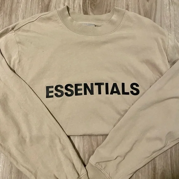 ESSENTIALS Long Sleeve Tshirt - Picture 2 of 2